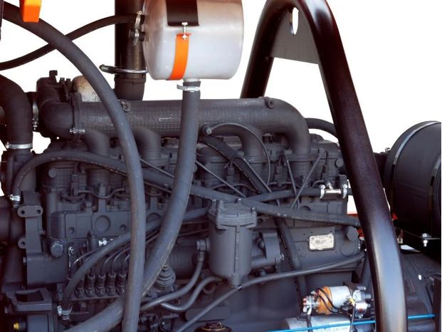Классический дизельный двигатель передвижного компрессора ЗИФ Арсенал